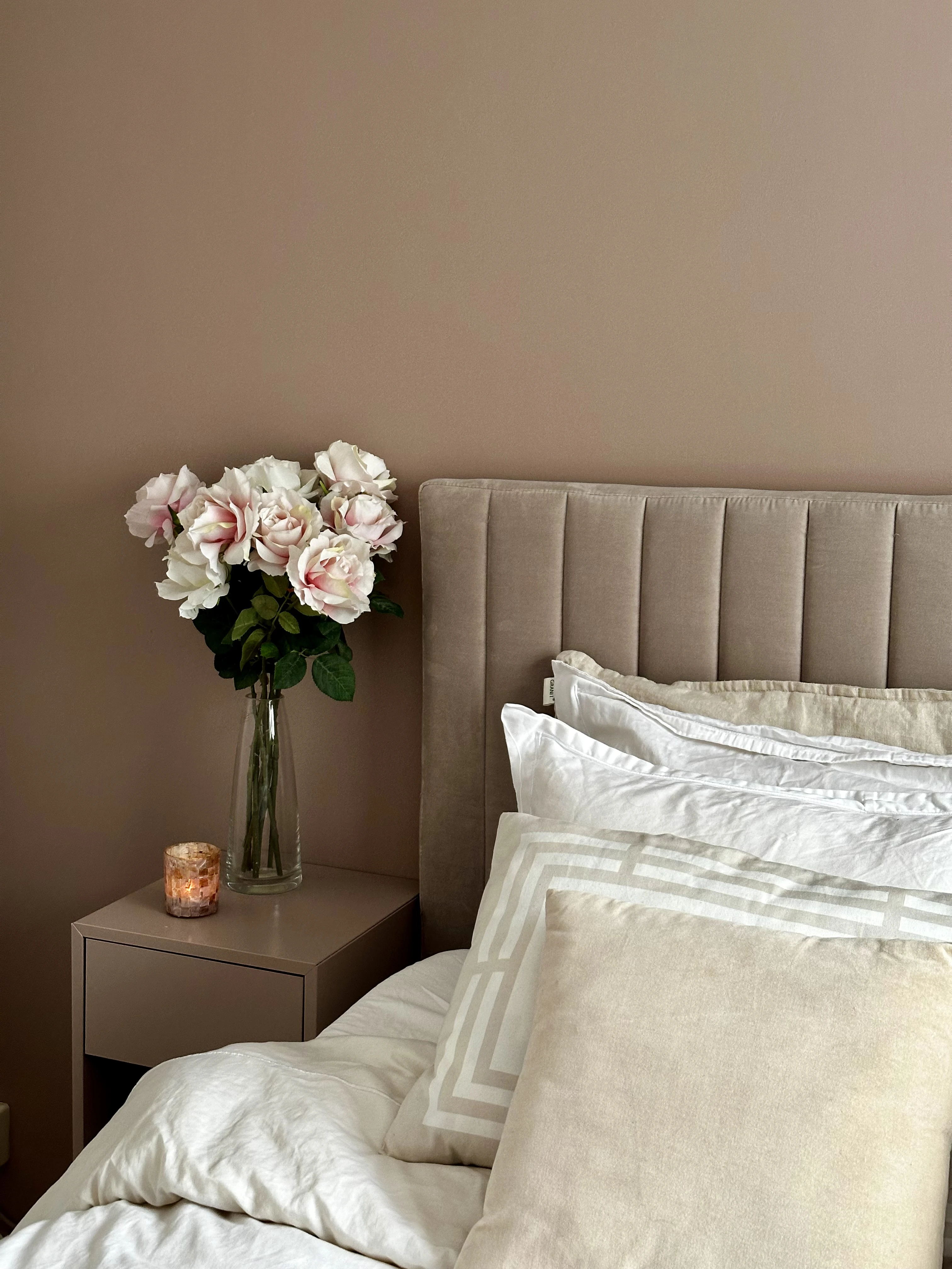 La Roux Klint — La Roux | Pink paint | Order swatches for 2.9 €